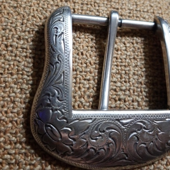Silver Floral Engraved Beautiful Belt Buckle - Picture 4 of 7